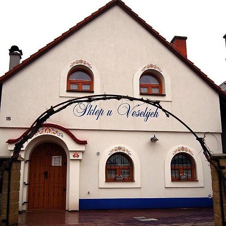 Sklep U Veselych Apartment Mutěnice Exterior foto