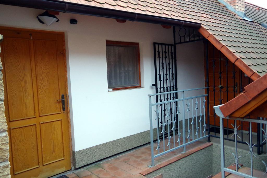 Sklep U Veselych Apartment Mutěnice Exterior foto