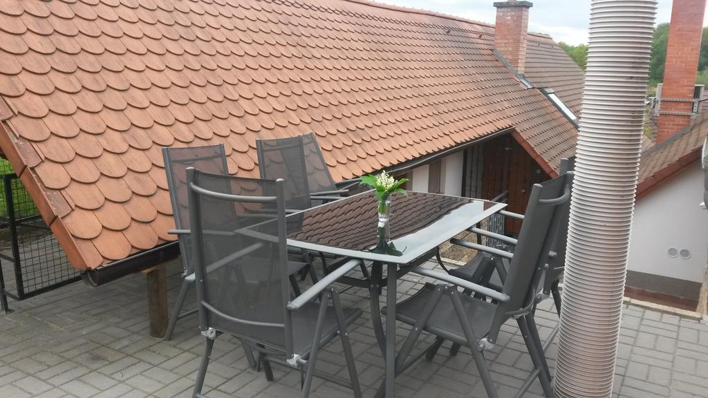 Sklep U Veselych Apartment Mutěnice Exterior foto