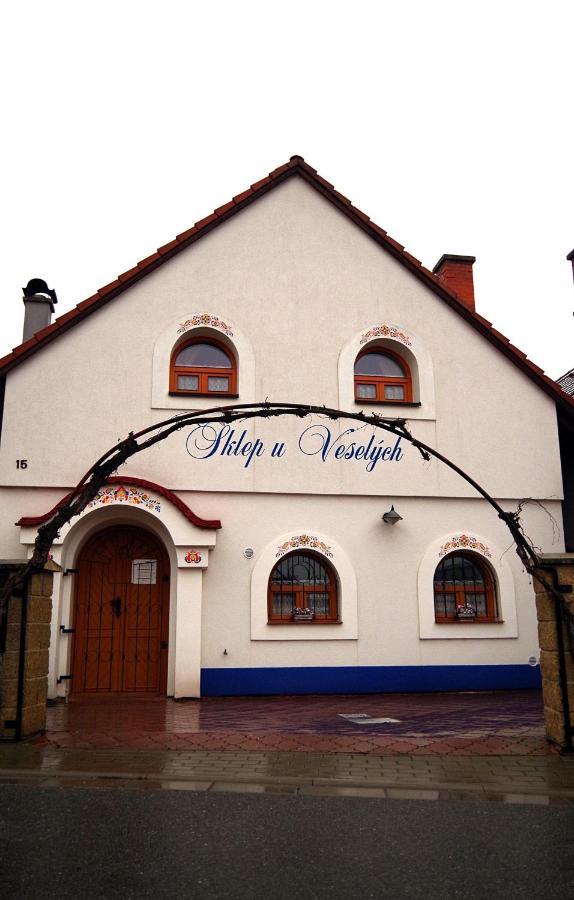 Sklep U Veselych Apartment Mutěnice Exterior foto