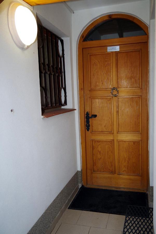 Sklep U Veselych Apartment Mutěnice Exterior foto
