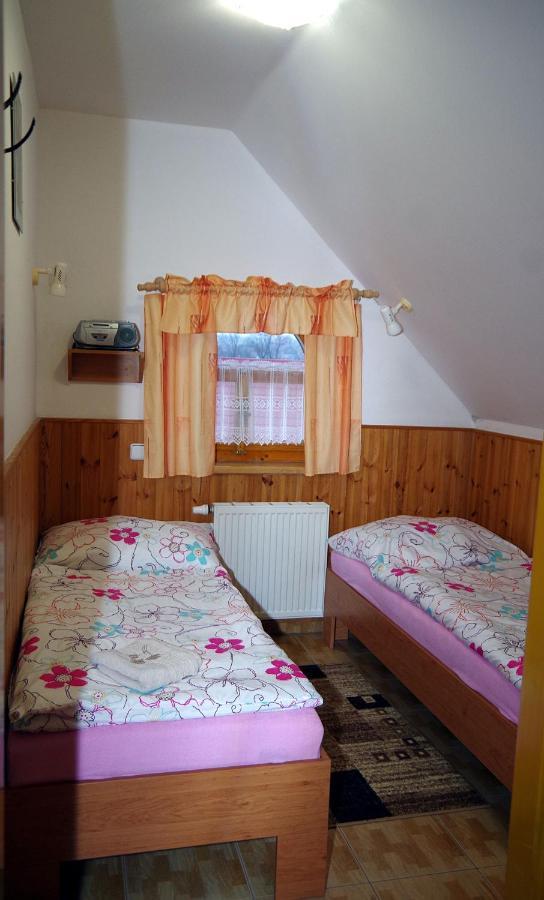 Sklep U Veselych Apartment Mutěnice Exterior foto
